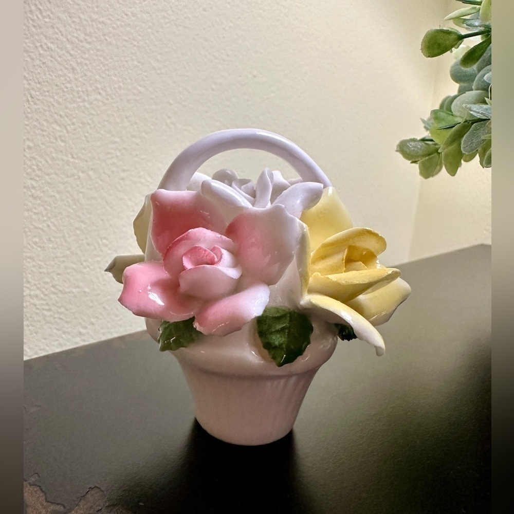 VINTAGE, SHAFFORD, BASKET OF FLOWERS.